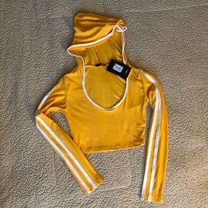 Long sleeve hoodie crop top